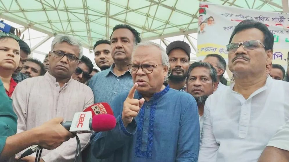 ড. ইউনূস কিসের ডাক্তার জানে না শেখ সেলিম!